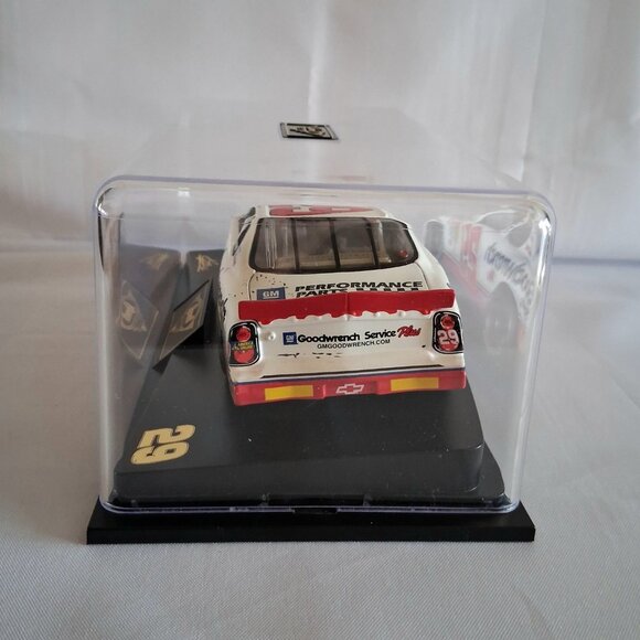 2001 GM Goodwrench Service Plus #29 Kevin Harvick 1:24 Scale Diecast Car - Picture 3 of 10
